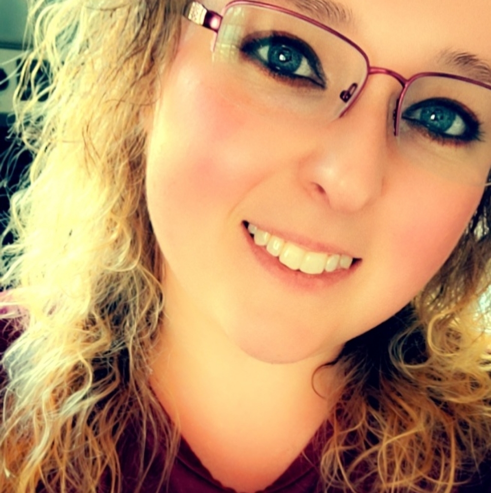 Meet your Posher, Alyssa